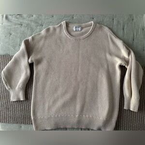 Old Navy crewneck sweater